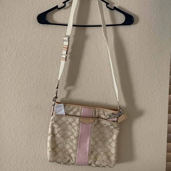 Coach - Picture 2 of 4